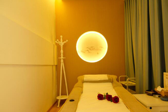 南京鼓楼区日式指压的寂静美学：在按压中听见雪落的声音